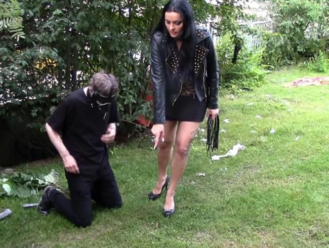 LadyLatoria Porno Video: Outdoor Spanking